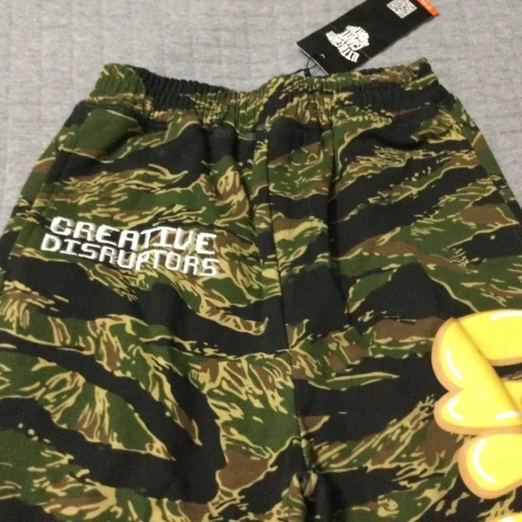 We Are Little Giants Creative Disruptors Boy’s Tiger Stripe Camo Pants Size 7/8 - Picture 8 of 8